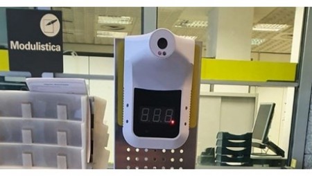 Termoscanner in is ofìtzius de sa Posta de sa provìnzia de Aristanis